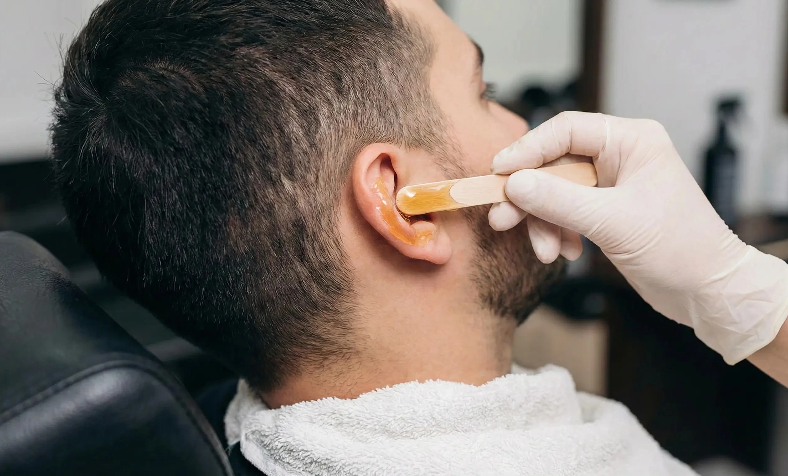 Men's Ear Waxing