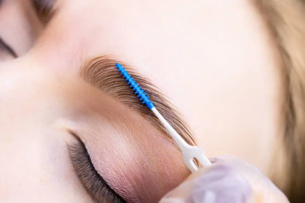 Brow Lamination / Lifting